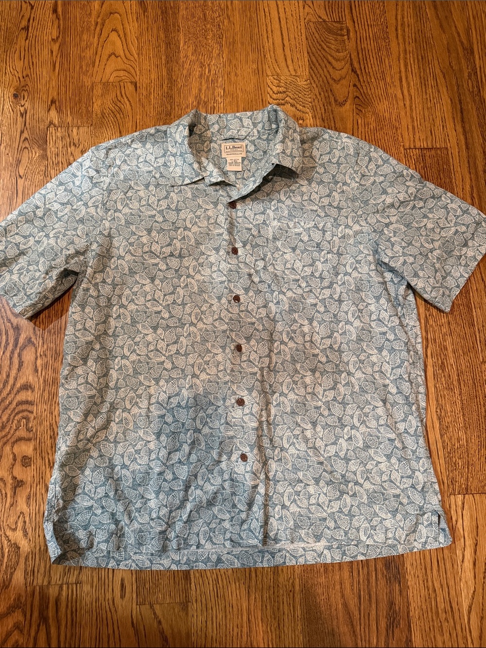 L.L. Bean Men’s Light Blue & White Short-Sleeve Leaf Print Button-Down Shirt